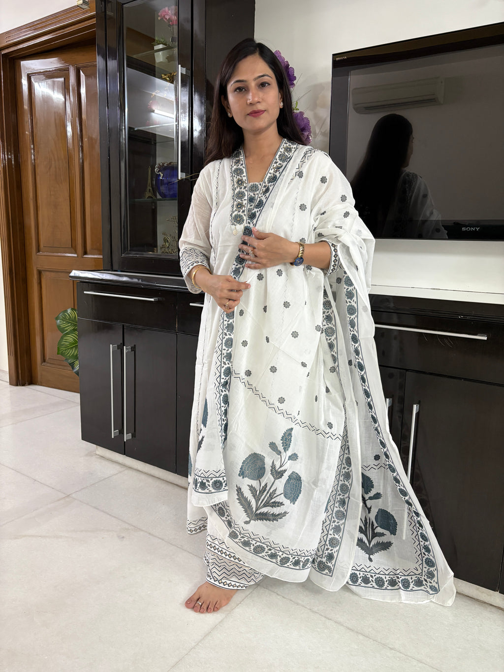 Women's White Floral Printed Cotton Kurta Set with Dupatta | Ethnic Wear | Rangriti House